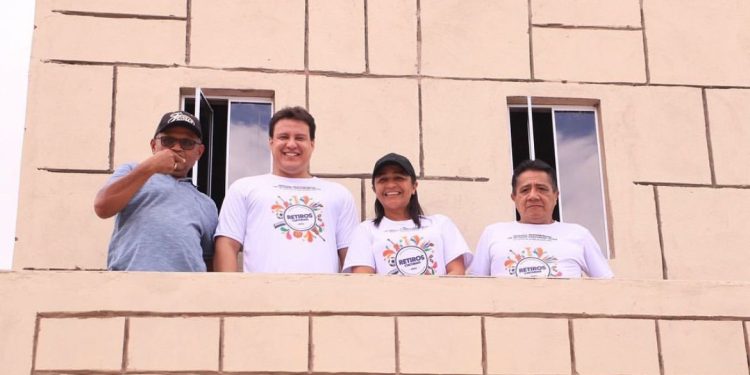 Felipe Camarão e Eliziane Gama, presentes no retiro em Paço do Lumiar.