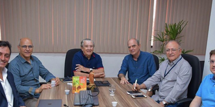 Empresários espanhóis apresentam projetos para incremento de operações logística na área do Porto do Itaqui.