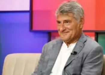 Cleber Machado fecha com a Record para as finais do Paulistão.