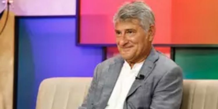 Cleber Machado fecha com a Record para as finais do Paulistão.