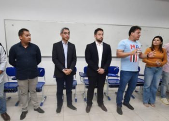 Felipe Camarão se reúne com gestores para planejamento da volta às aulas.