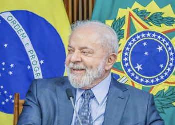Lula cancela viagem à China, por orientação médica e precaução.