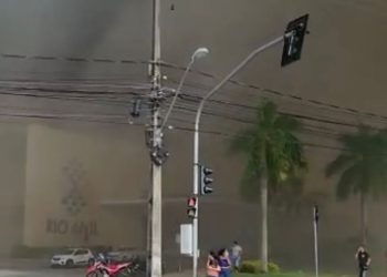 Após incêndio no Rio Anil Shopping, hospitais recebem pacientes.