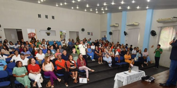 Em reunião com gestores, Felipe Camarão apresenta metas de 2023.