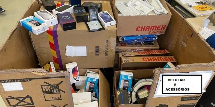 Correios leiloam smartphones, notebooks e até drones; saiba como participar.