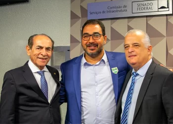 Gilberto Lins participa de audiência sobre setor portuário no Senado.