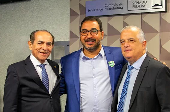 Gilberto Lins participa de audiência sobre setor portuário no Senado.