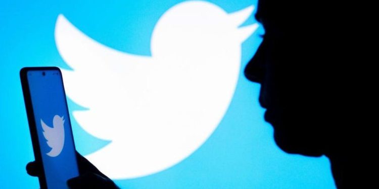 Twitter apaga 400 posts sobre violência em escolas.