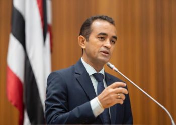 Assessoria confirma que deputado Aluizio Santos está internado em São Paulo.