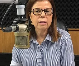 Carlos Brandão anuncia Helena Duailibe na secretaria extraordinária.