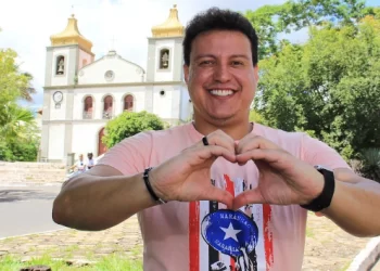 Os números mostram o desempenho de Felipe Camarão na secretaria de educação.