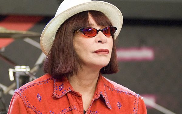 Morre aos 75 anos, a cantora Rita Lee, a rainha do rock nacional.