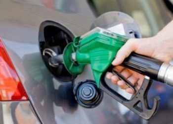 Procon fiscaliza postos em SLZ após redução de preços anunciada pela Petrobras.