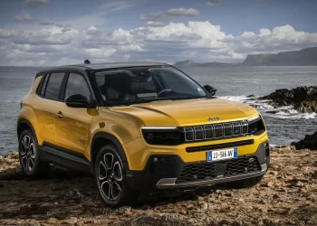 Jeep Avenger: ‘mini Renegade’ será fabricado no Brasil.