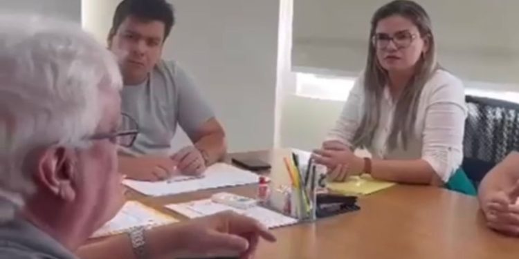 Pedreiras/MA: Katyanne Leite abre diálogo com a SEDES, sobre funcionamento de poço em Pedreiras.