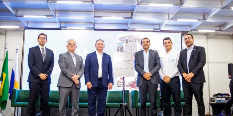 EMAP, Governo do MA e Ministro dos Portos participam de celebração das primeiras 100 mil toneladas de fertilizantes transportadas via corredor Arco Norte.