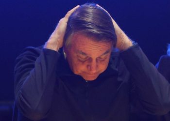 TSE condena Bolsonaro a ficar fora das eleições por 8 anos.