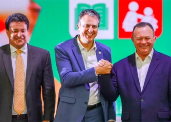 Camilo Santana e Brandão anunciam retomada de mais de 600 obras no MA.