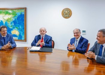 Lula assina MP do ‘Desenrola’, programa para renegociar dívidas de até R$ 5 mil.