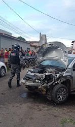 Em perseguição a assaltantes de motorista de aplicativo, motociclista morre em acidente.