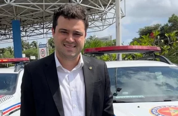 Deputado Leandro Bello entrega viaturas para reforçar segurança pública de Timon.