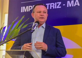 Brandão, sem a presença de Dino, participa de evento em Imperatriz.