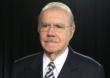 Ex-presidente José Sarney recebe alta após acidente doméstico em casa.