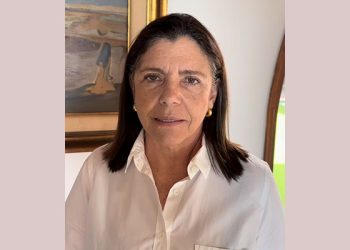 Sarney sofre queda em casa e passa bem em hospital em São Luís.