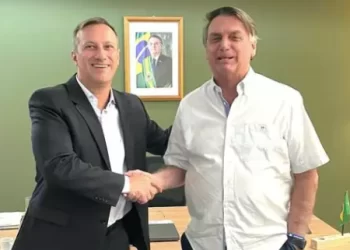 Protocolado PL que pretende barrar inelegibilidade de Bolsonaro.