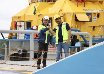 Comitiva da EMAP visita o Porto de Paranaguá.