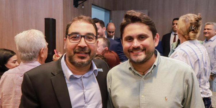 Obras das torres da TIM nos terminais da Ponta da Espera e Cujupe, será lançada no próximo sábado (2).