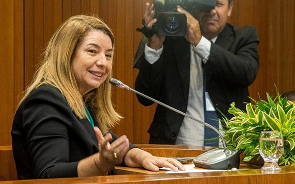 Iracema Vale destaca importância da TV Assembleia para o parlamento