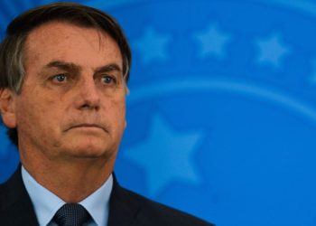 Processo contra Bolsonaro por omissão na compra de vacina é arquivado.