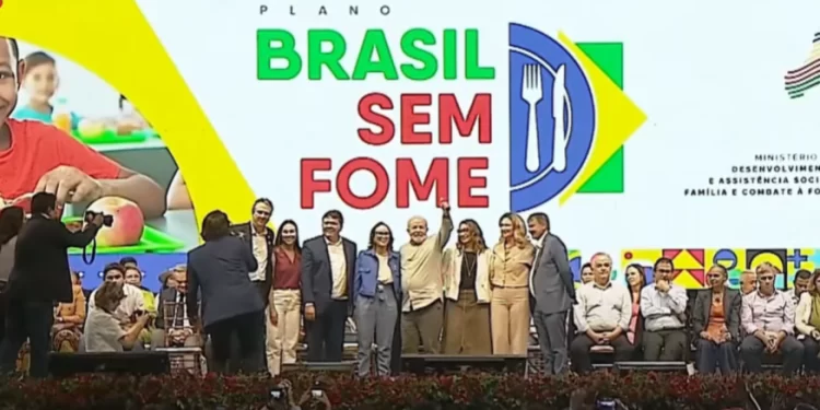 No Piauí, Lula lança novo programa contra a fome.