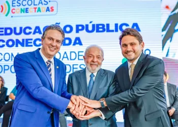 Governo Federal quer conectar mais de 138 mil escolas até 2026.