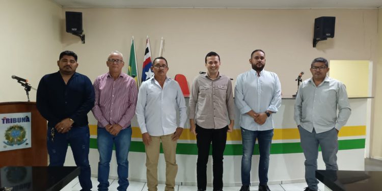Vereadores de Pirapemas buscam melhorias no Bolsa Família Municipal da cidade.