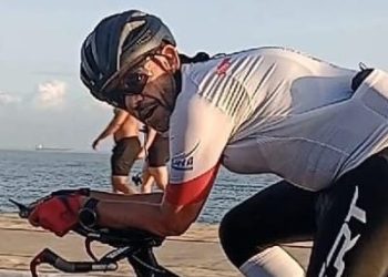 Médico que pedalava na Avenida Litorânea é arrastado por 30 metros por veículo e tem morte instantânea.