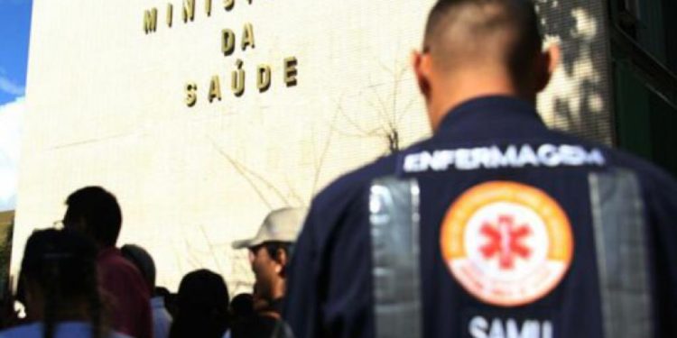 Piso da enfermagem: Prefeituras podem ser responsabilizadas se não cumprirem prazo