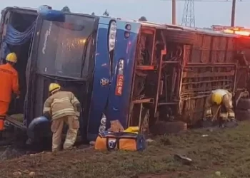 Ônibus de viagem que saiu do Maranhão tomba e deixa 7 mortos no Distrito Federal