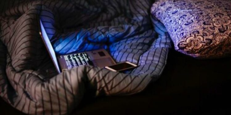 Ansiedade afeta quase 27% dos brasileiros, com taxas alarmantes entre jovens e mulheres