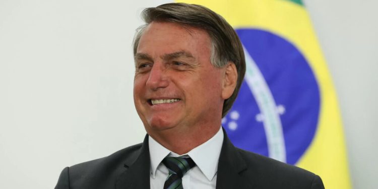 TSE rejeita ação contra Bolsonaro por abuso de poder em ‘live’ nas eleições de 2022