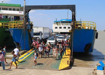Mais de 50 mil pessoas devem passar pelos terminais de Ferry Boat no feriado.