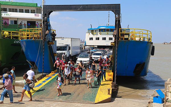Mais de 50 mil pessoas devem passar pelos terminais de Ferry Boat no feriado.