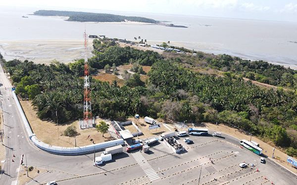 Juscelino Filho doa computadores e inaugura torres de 4G e 5G nos Terminais da Ponta da Espera e Cujupe.