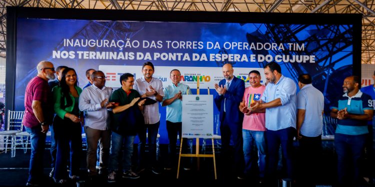 Gilberto Lins e Carlos Brandão inauguram torres de telefonia e internet móvel da Tim no terminais de Ferry Boat.