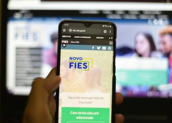 Ministério da Educação garante renegociação do Fies a partir desta terça-feira (7).