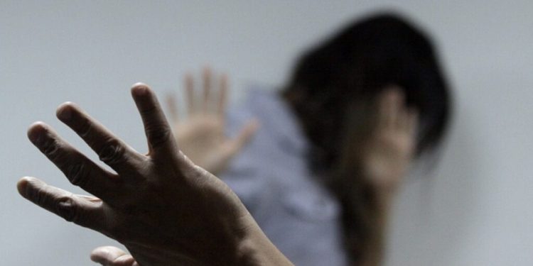 Violência contra a mulher: Ligue 180 recebe mais de 74 mil denúncias