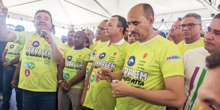 BEQUIMÃO / FAMEM – Poeta Miltinho Aragão representando a FAMEM celebra junto com Brandão ordem de serviço para a construção da Barragem Maria Rita
