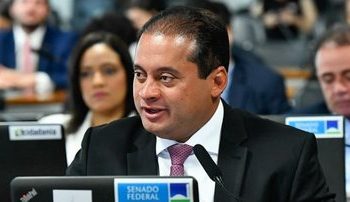 Weverton Rocha apresenta relatório em favor de Flávio Dino no STF