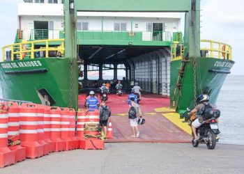 Ferryboat tem problemas em um dos motores, mas não fica à deriva e voltou a operar nesta segunda (11), informa EMAP.